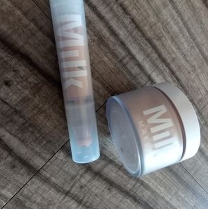 MILK MAKEUP Foundation and powder set